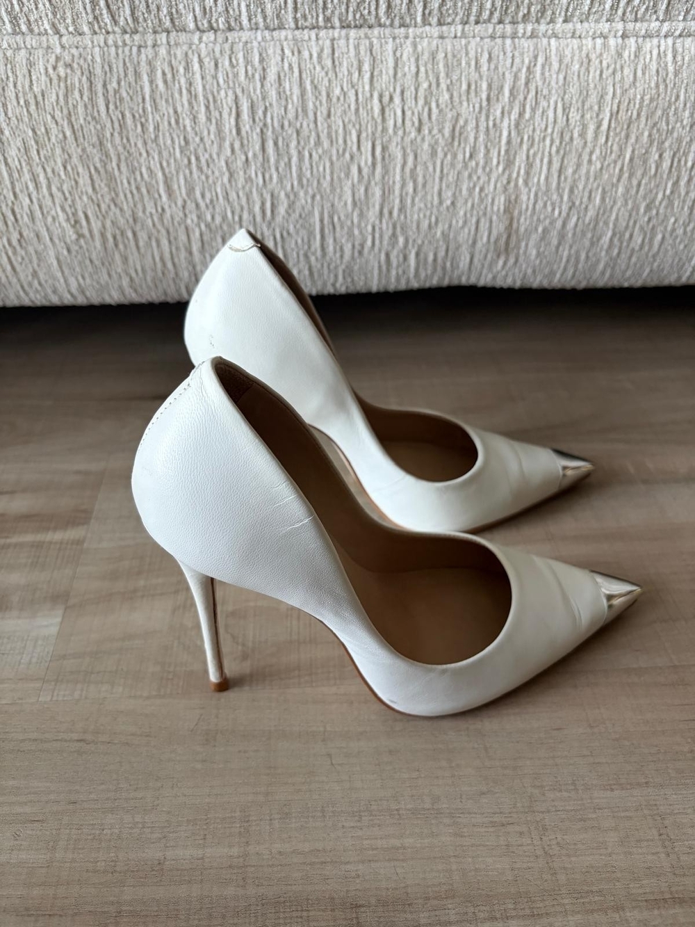 Saks Fifth Avenue White Pointed Toe Stiletto Pumps with Metallic Cap - Picture 4 of 7